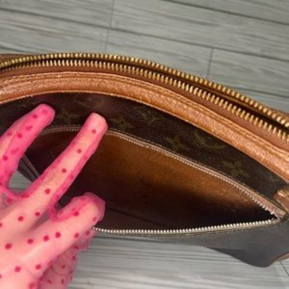 Louis Vuitton Monogram Pochette Second 184 Sport Clutch*** - Picture 10 of 14